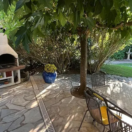 Appartamento De 50m2 En Rez De Jardin - 3 étoiles *